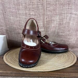 Naturalizer Womens Mary Jane Brown Casual Shoe~Adjustable Strap~Size 9